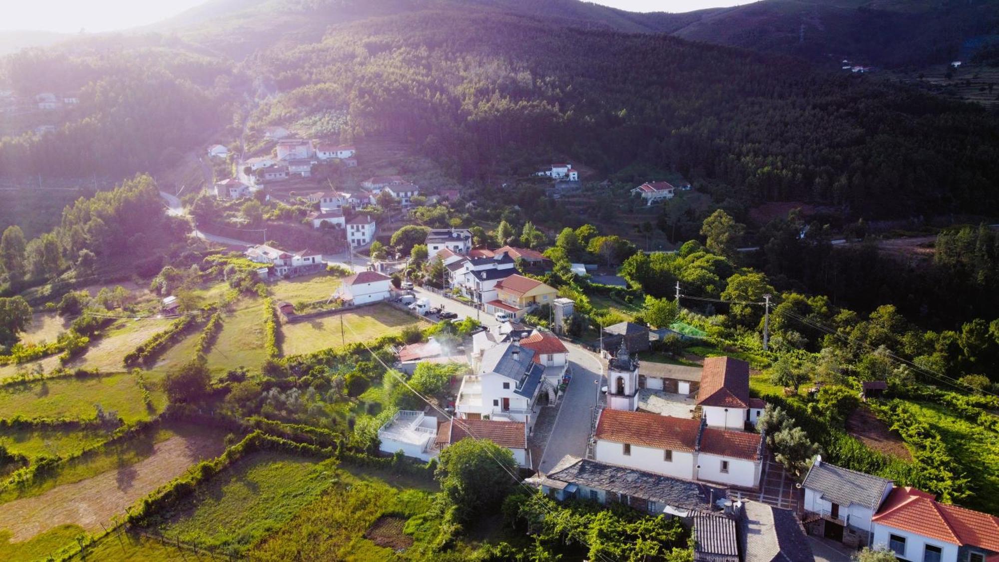 Vila Nazare Bed & Breakfast Castro Daire Bagian luar foto